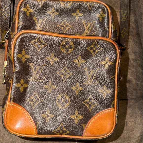 Louis Vuitton Amazone Monogram Messenger Bag in Brown and Tan. Great used cond. - Picture 1 of 1